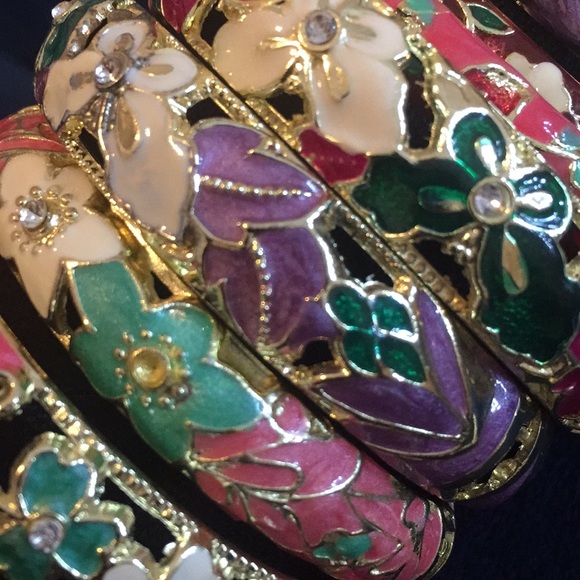 Flower bangles / bracelets - Picture 3 of 3